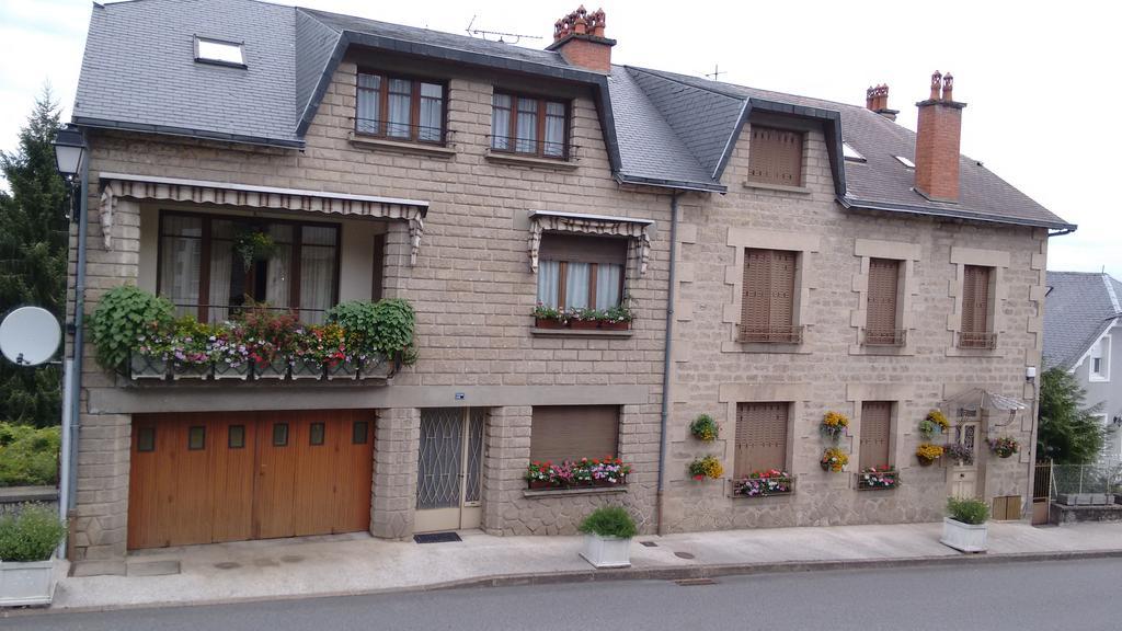 Bed and Breakfast Chambre D'Hotes Des Monedieres Treignac Exterior foto